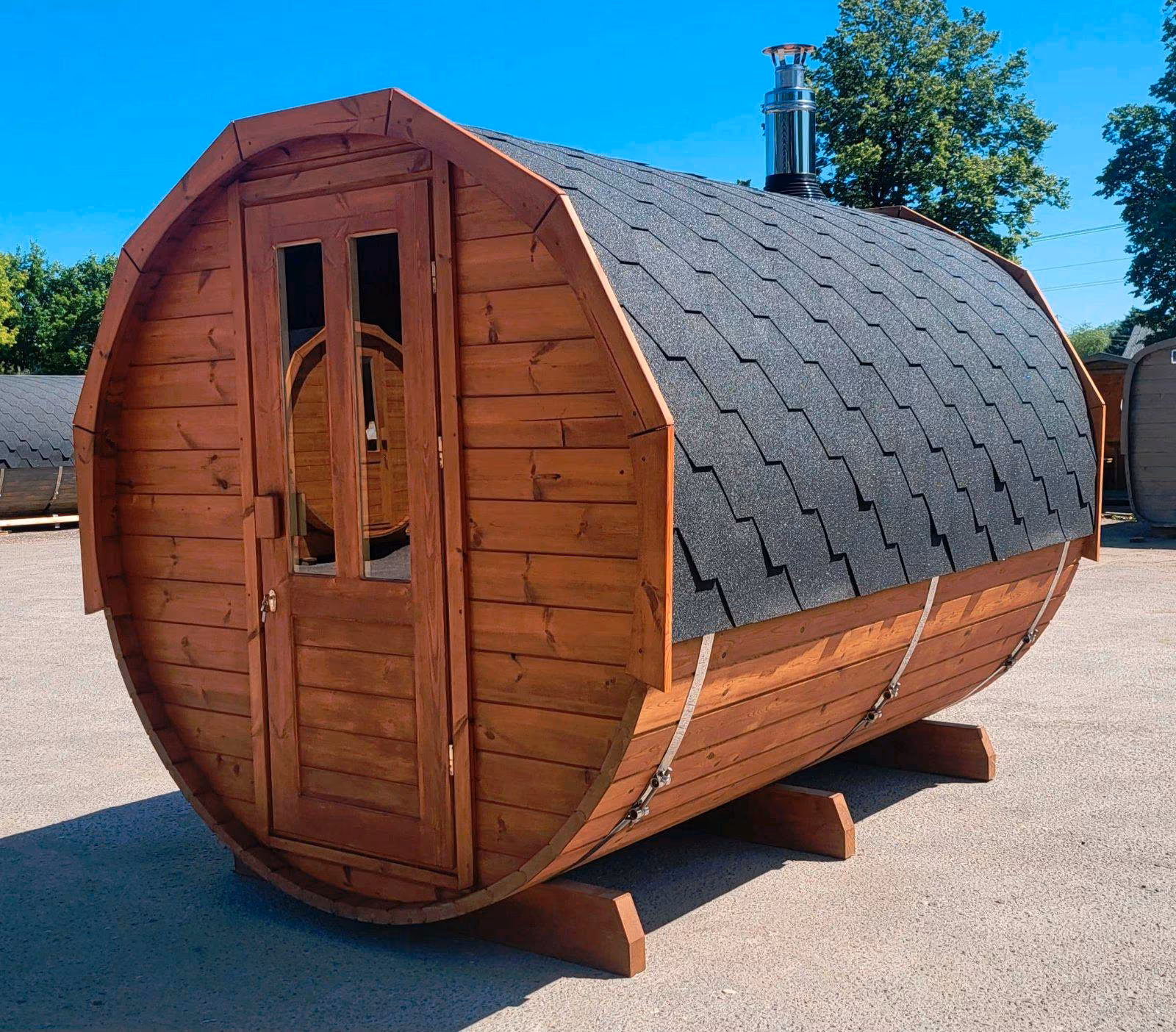 3,5m lange Fass-Sauna für bis zu 6 Personen mieten.